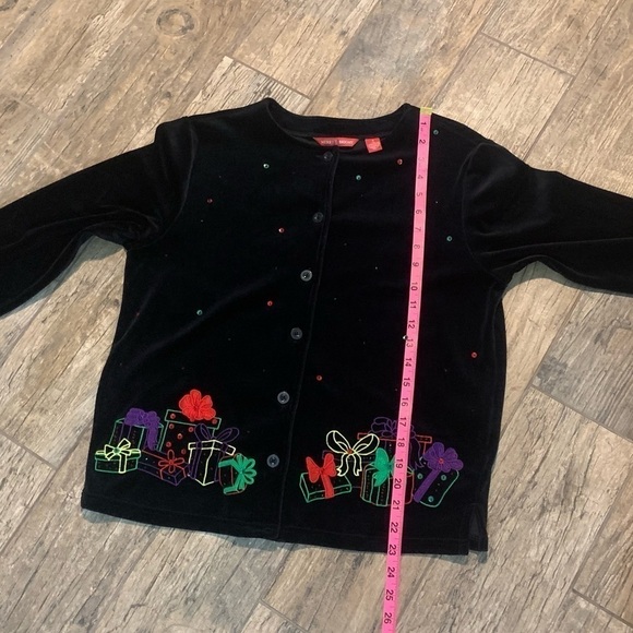Women’s Merry & Bright black velvet cardigan with colorful gift boxes and bows - Picture 5 of 5